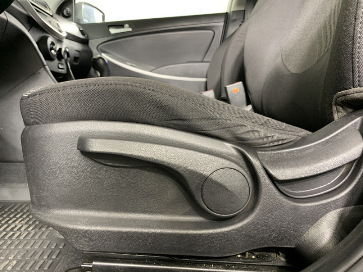 HYUNDAI Solaris 1.4, 2011 года, Механика, Серо-голубой