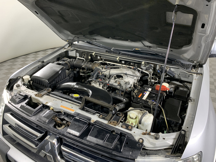 MITSUBISHI Pajero 3, 2011 года, Автоматическая, Серебристый