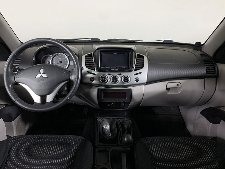 MITSUBISHI L200 2.5, 2011 года, Механика, СЕРЫЙ