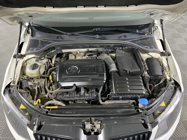 SKODA Octavia 1.8, 2015 года, Робот, БЕЛЫЙ