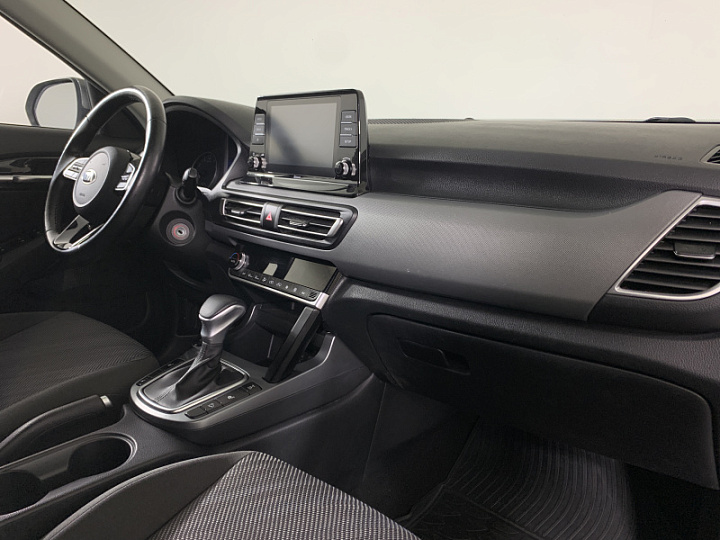 KIA Seltos 1.6, 2021 года, Автоматическая, СЕРЫЙ