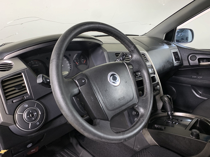 SsangYong Kyron 2, 2013 года, Автоматическая, Серебристый