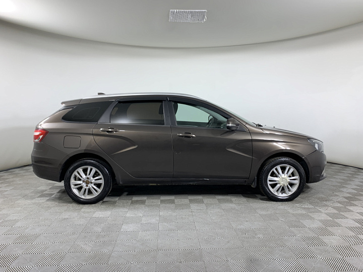 Lada Vesta 1.8, 2018 года, Механика, КОРИЧНЕВЫЙ