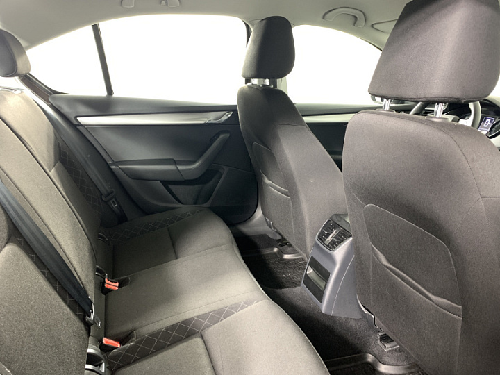 SKODA Octavia 1.6, 2019 года, Автоматическая, КОРИЧНЕВЫЙ