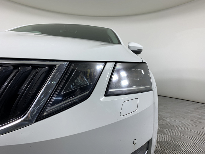 SKODA Octavia 1.8, 2018 года, Механика, БЕЛЫЙ