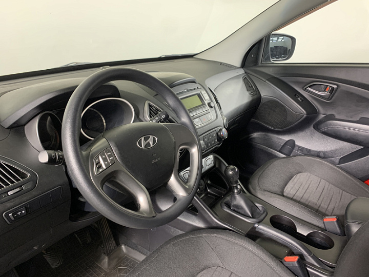 HYUNDAI ix35 2, 2014 года, Механика, СЕРЫЙ