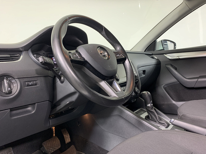 SKODA Octavia 1.4, 2016 года, Робот, БЕЛЫЙ