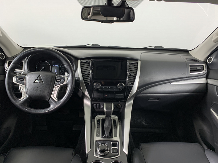 MITSUBISHI Pajero Sport 2.4, 2017 года, Автоматическая, БЕЛЫЙ