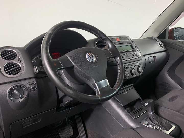 VOLKSWAGEN Tiguan 2, 2009 года, Автоматическая, ВИШНЕВО-КРАСНЫЙ