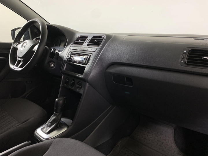 Volkswagen Polo 1.6, 2016 года, Автоматическая, Светло серый