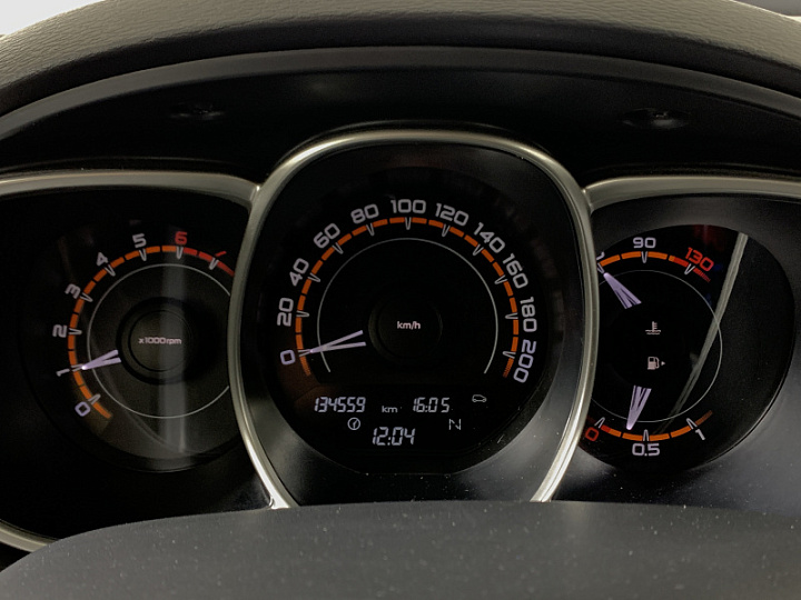 Lada Vesta 1.8, 2017 года, Робот, КОРИЧНЕВЫЙ