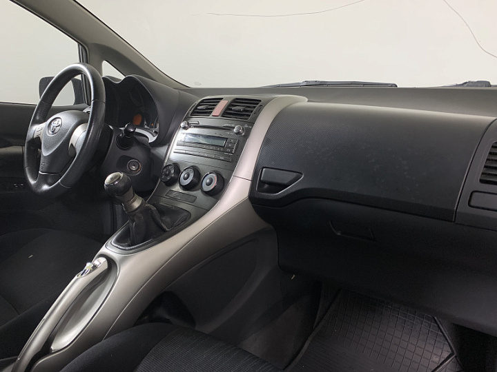Toyota Auris 1.4, 2007 года, Механика, Серый