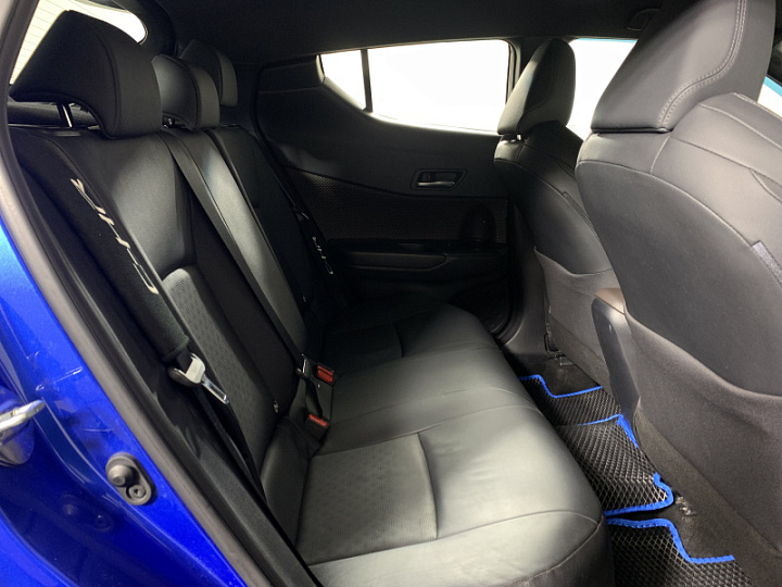 Toyota C-HR 1.197, 2019 года, Автоматическая, Синий