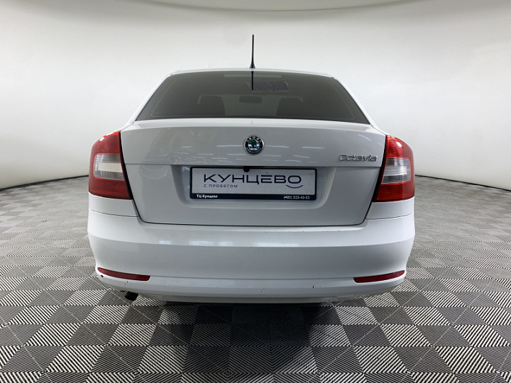 SKODA Octavia 1.4, 2012 года, Механика, БЕЛЫЙ