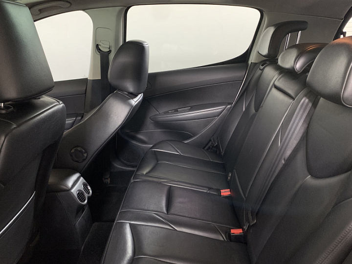 Peugeot 308 1.6, 2011 года, Автоматическая, Белый
