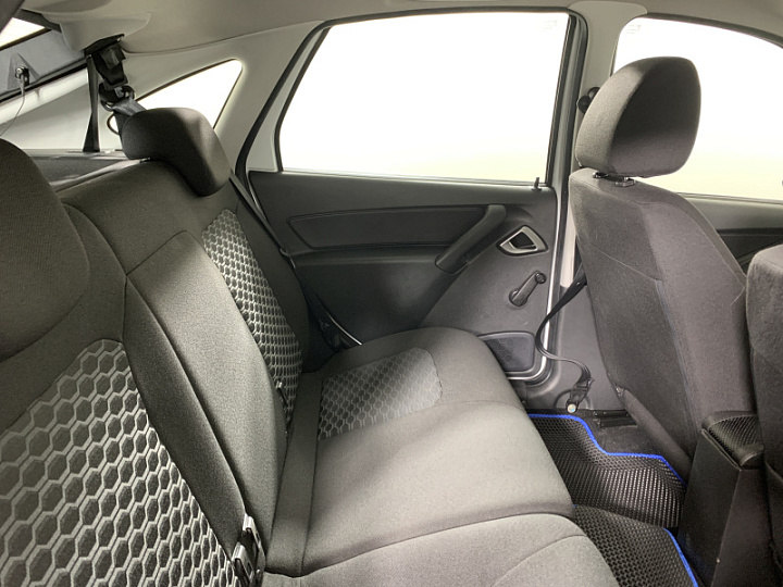 Lada Granta 1.6, 2023 года, Механика, БЕЛЫЙ