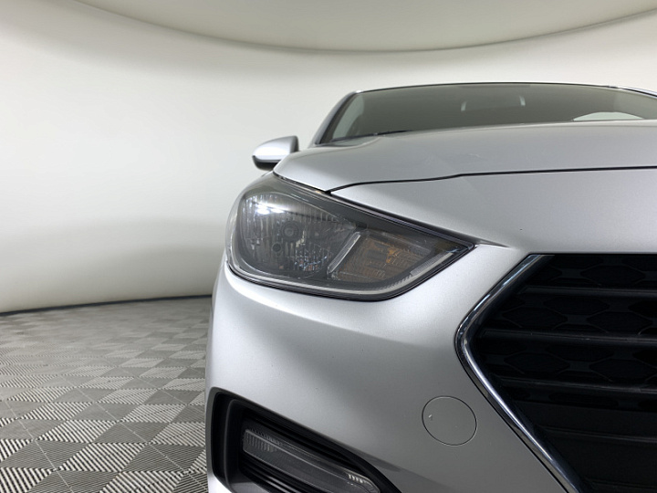 HYUNDAI Solaris 1.6, 2017 года, Автоматическая, Серебристый