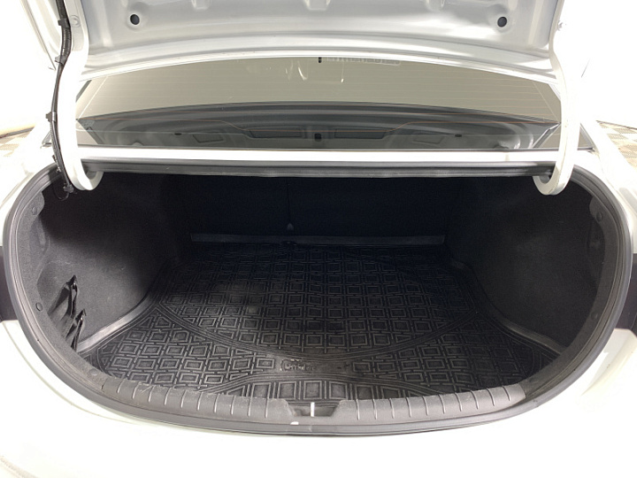 HYUNDAI Solaris 1.4, 2019 года, Механика, БЕЛЫЙ