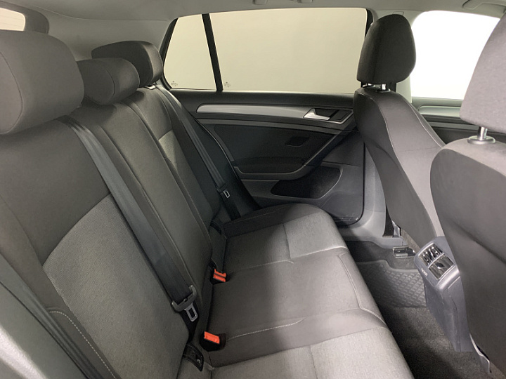 VOLKSWAGEN Golf 1.2, 2013 года, Робот, Серебристый