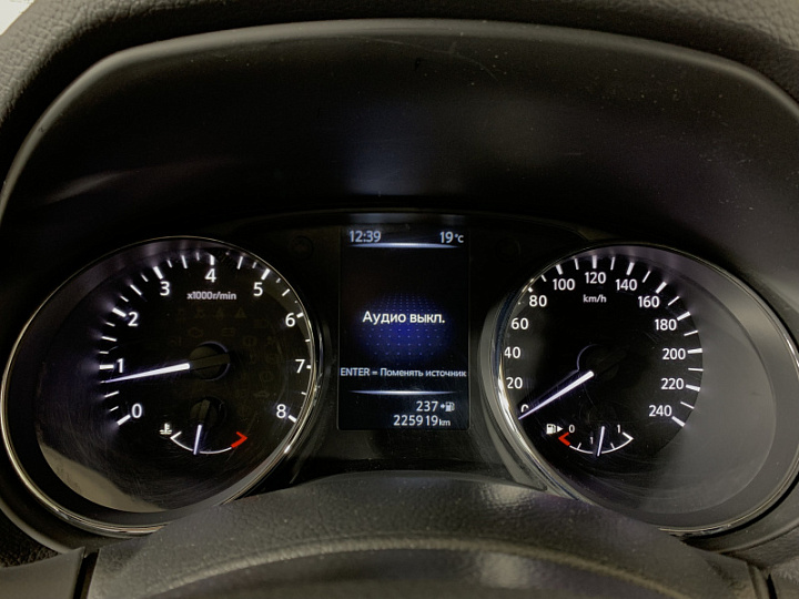 Nissan Qashqai 2, 2015 года, Механика, Серебристый