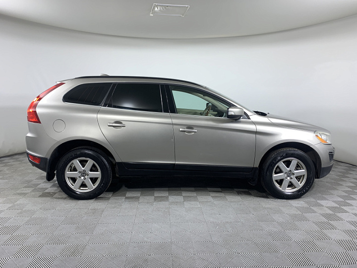 VOLVO XC60 2.4, 2011 года, Автоматическая, БЕЖЕВЫЙ