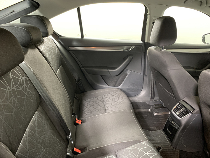 SKODA Octavia 1.4, 2019 года, Робот, КОРИЧНЕВЫЙ