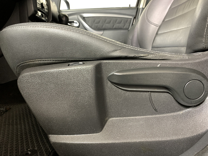 Renault Duster 1.5, 2018 года, Механика, Темно-коричневый