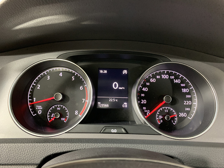 VOLKSWAGEN Golf 1.2, 2013 года, Робот, Серебристый