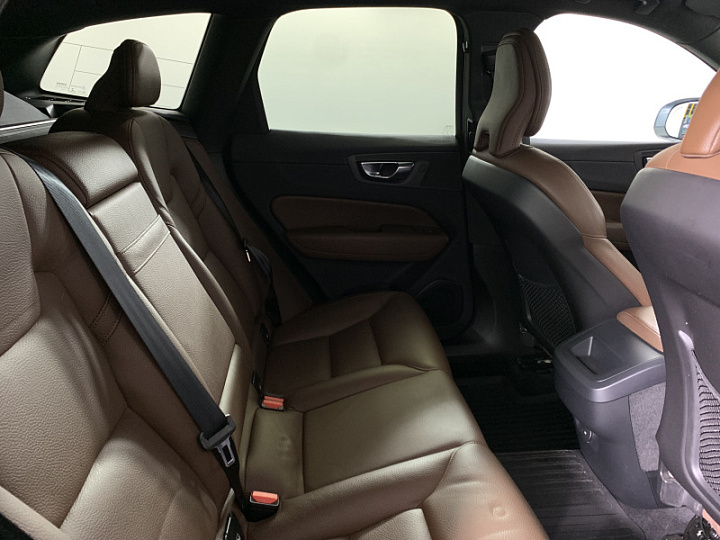 Volvo XC60 2, 2021 года, Автоматическая, Серый