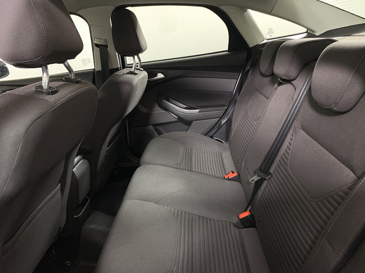 Ford Focus 1.6, 2018 года, Робот, Белый
