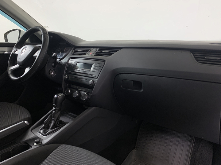 SKODA Octavia 1.2, 2013 года, Робот, БЕЛЫЙ ЖЕЛТЫЙ СЕРЫЙ
