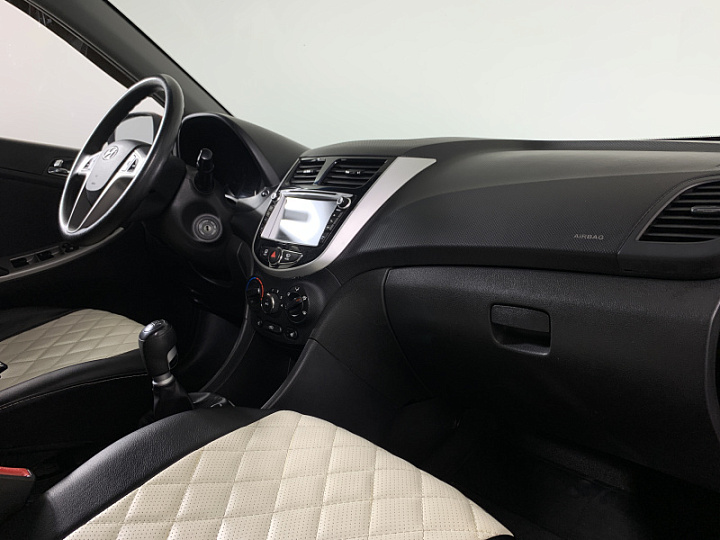 HYUNDAI Solaris 1.6, 2011 года, Механика, Красный гранат