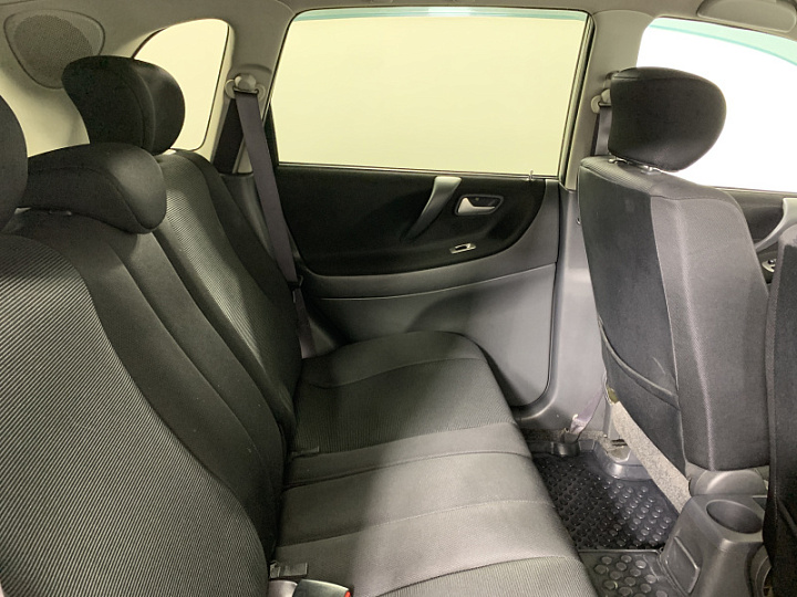 SUZUKI Liana 1.6, 2005 года, Механика, Серебристый