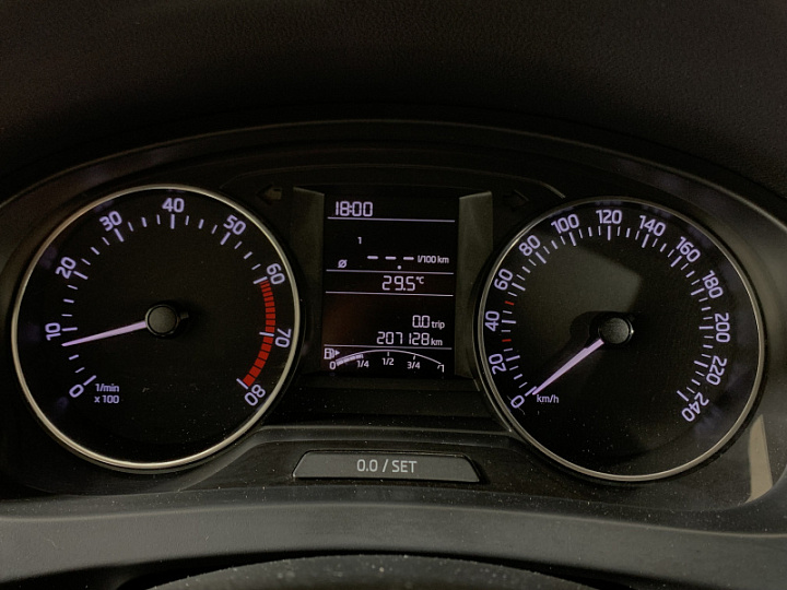 Skoda Rapid 1.6, 2017 года, Механика, Черный