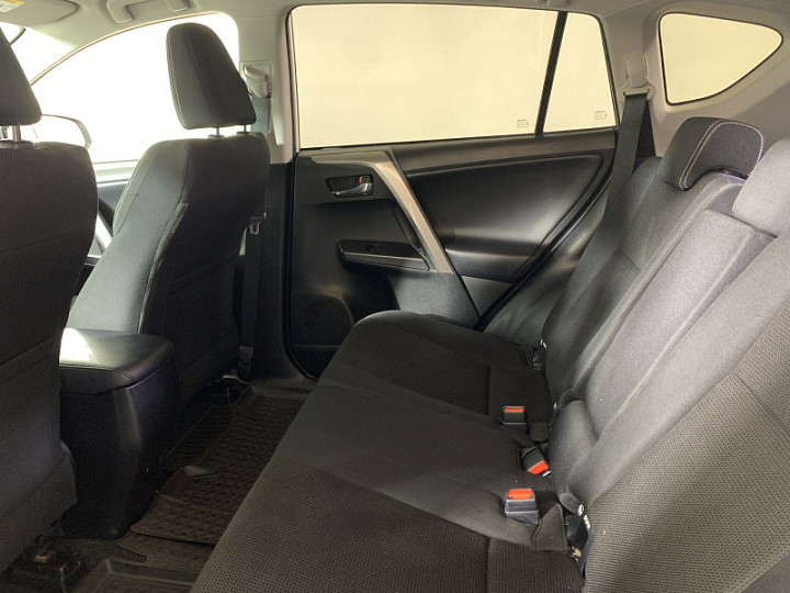 TOYOTA RAV4 2.2, 2018 года, Автоматическая, БЕЛЫЙ