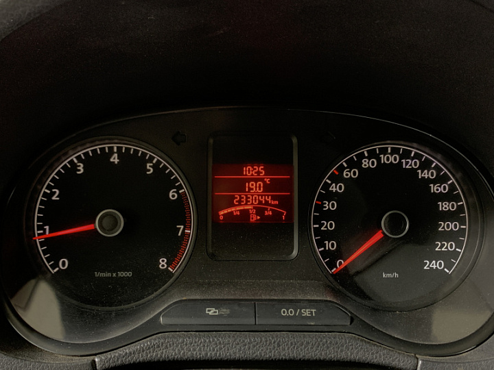 VOLKSWAGEN Polo 1.6, 2013 года, Механика, ЧЕРНЫЙ