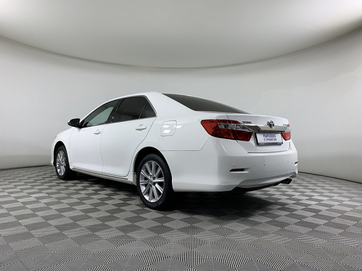TOYOTA Camry 2.5, 2013 года, Автоматическая, БЕЛЫЙ