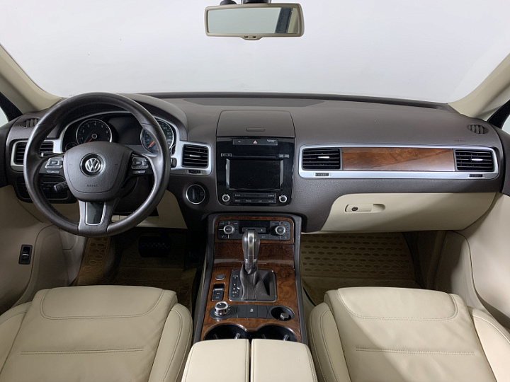 VOLKSWAGEN Touareg 3.6, 2012 года, Автоматическая, БЕЛЫЙ