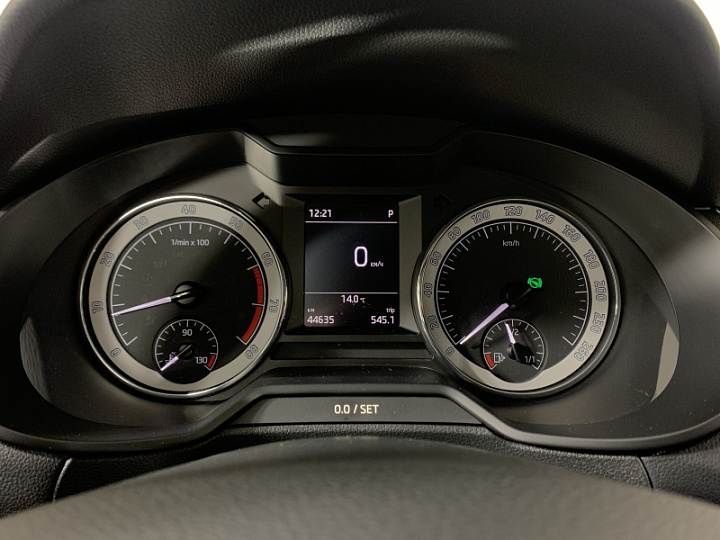 SKODA Octavia 1.8, 2020 года, Робот, Бронзовый