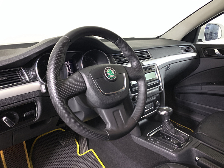 SKODA Superb 1.8, 2012 года, Автоматическая, БЕЛЫЙ