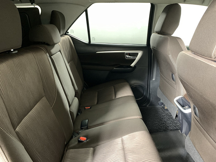Toyota Fortuner 2.8, 2019 года, Автоматическая, Черный