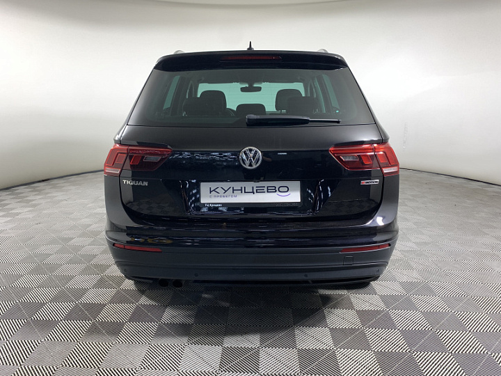 Volkswagen Tiguan 1.4, 2018 года, Робот, ЧЕРНЫЙ