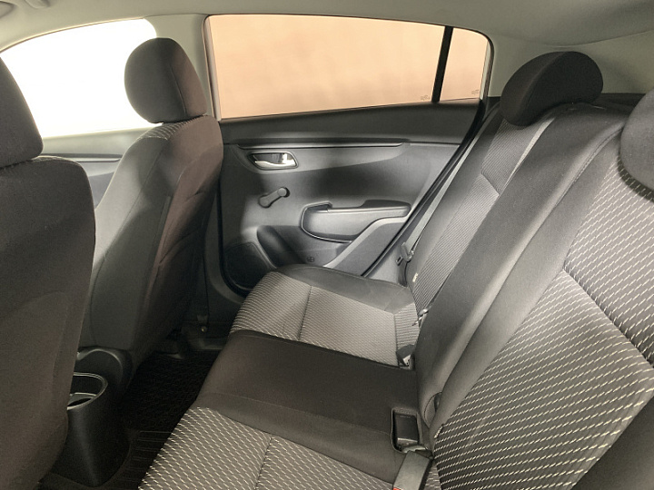 KIA Rio X-Line 1.4, 2018 года, Механика, БЕЛЫЙ