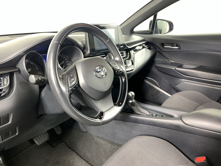 TOYOTA C-HR 1.8, 2019 года, Автоматическая, СЕРЫЙ