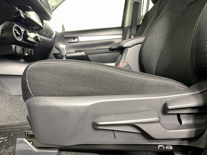 TOYOTA Hilux 2.7, 2022 года, Автоматическая, ЧЕРНЫЙ