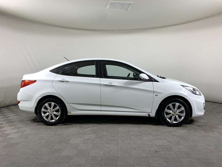 HYUNDAI Solaris 1.6, 2011 года, Автоматическая, БЕЛЫЙ