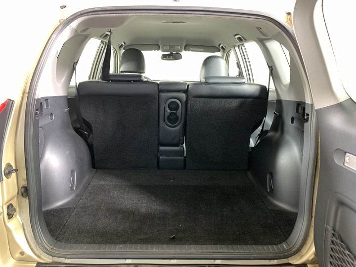 TOYOTA RAV4 2, 2011 года, Вариатор, БЕЖЕВЫЙ