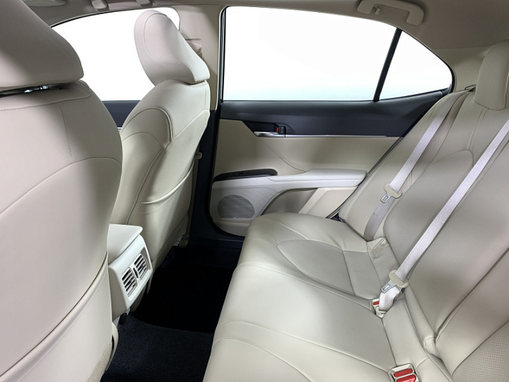 TOYOTA Camry 2.5, 2022 года, Автоматическая, БЕЛЫЙ