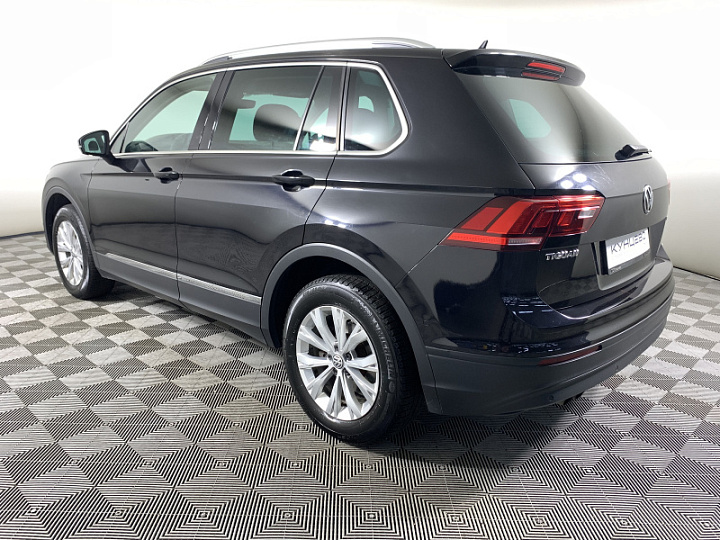 Volkswagen Tiguan 1.4, 2018 года, Робот, ЧЕРНЫЙ