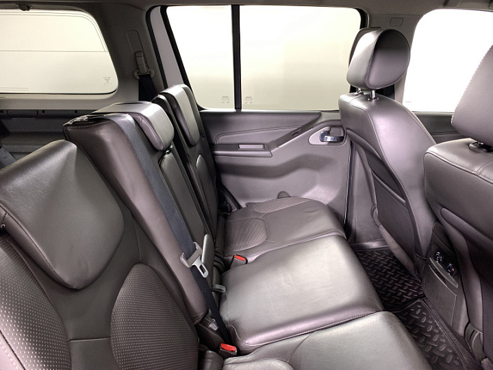 Nissan Pathfinder 2.5, 2011 года, Автоматическая, Не определен